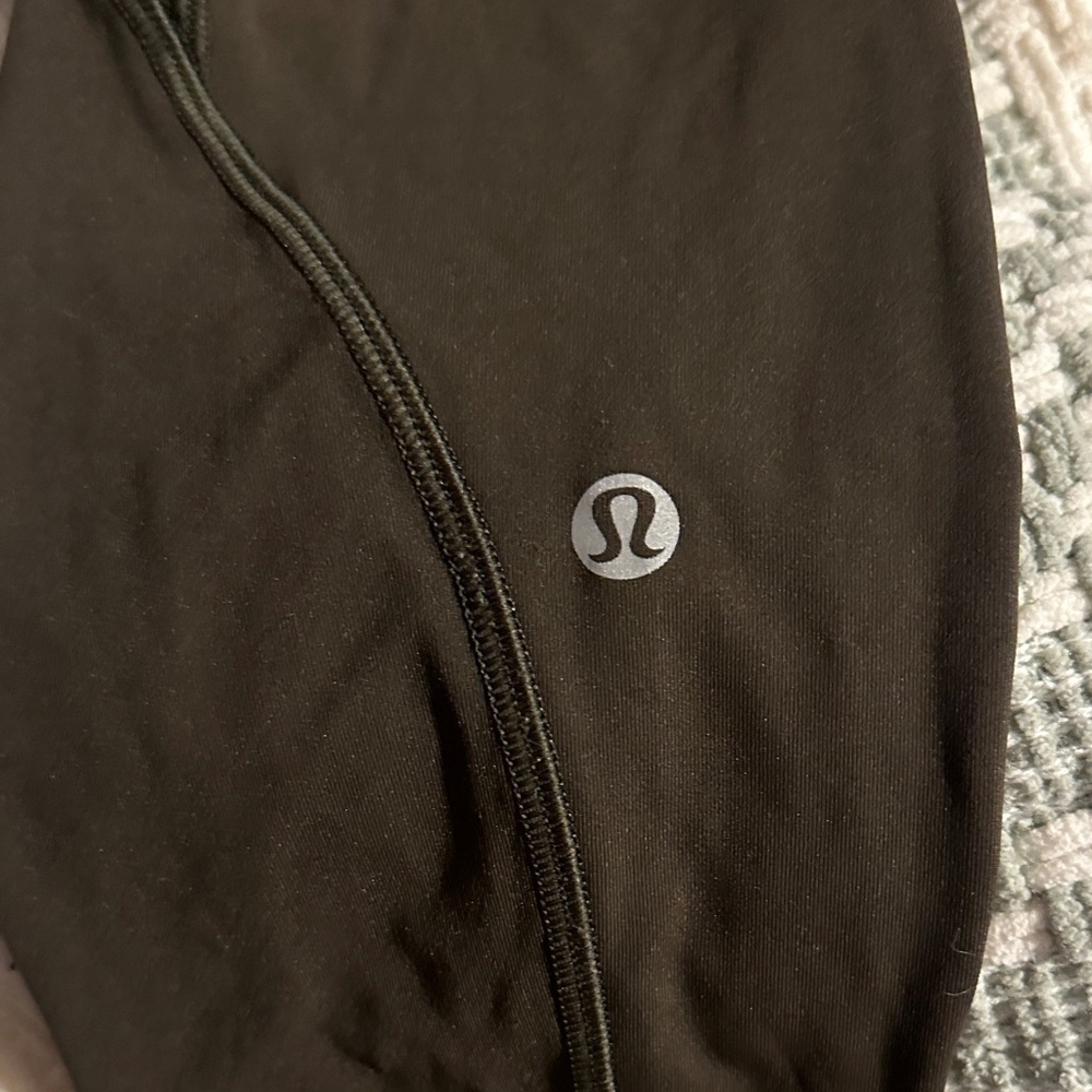 Lululemon army green cropped leggings - Picture 4 of 4